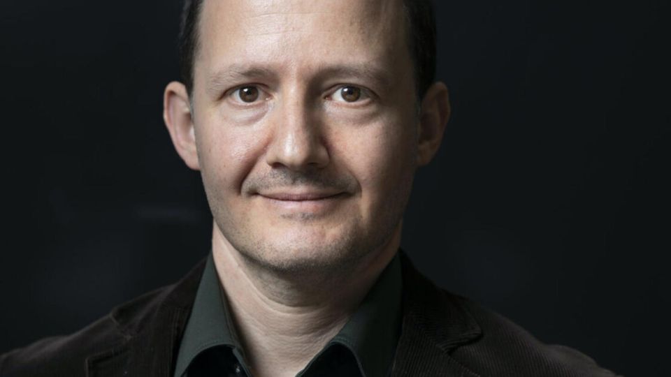 Professor Dr. Simon Spiegel Professor Dr. Simon Spiegel
