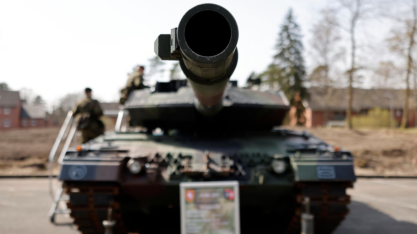 Klimawandel und Aufrüstung Leopard Panzer der Bundeswehr