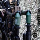 Aus deutscher Produktion und wohl auch neueren Datums ist die Panzerfaust 3, die die Bundeswehr in die Ukraine schickt.