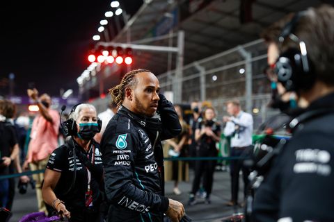 Lewis Hamilton ist im Moment nur Zaungast bei den Kämpfen um Siege und Punkte