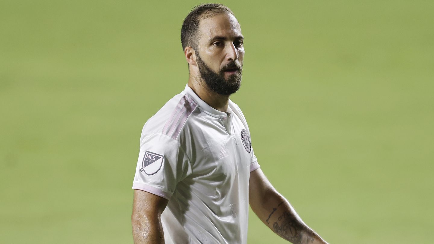Higuain contradicts his father about the end of his career: “It was a misunderstanding”