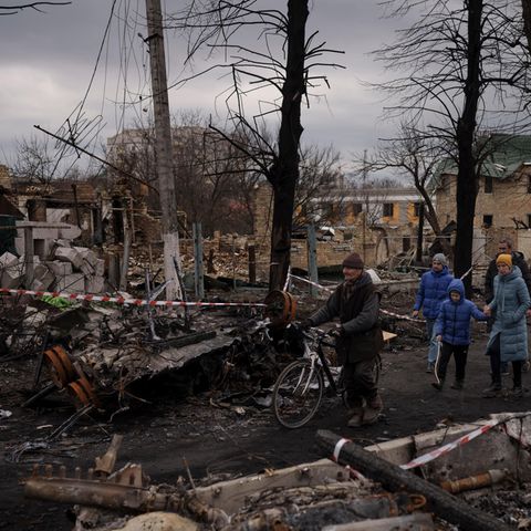 In Butscha haben russische Truppen ein Massaker angerichtet