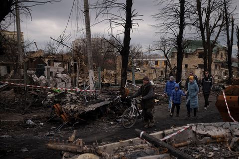 In Butscha haben russische Truppen ein Massaker angerichtet