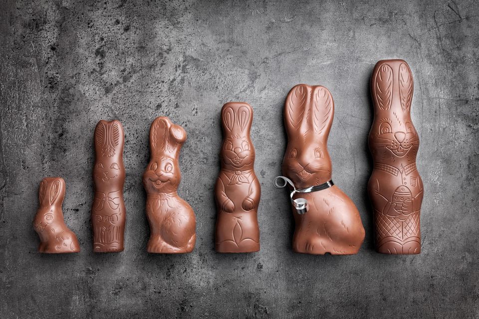 Die ersten Schoko-Hasen kamen schon im 19. Jahrhundert auf den Markt. Heute sind sie aus dem Osterkörbchen nicht mehr wegzudenken