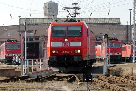 Hilfe für die Ukraine: Züge der Deutsche Bahn fahren von Potsdam-Sedding aus Hilfsgüter in die Ukraine