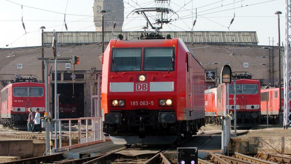 Hilfe für die Ukraine: Züge der Deutsche Bahn fahren von Potsdam-Sedding aus Hilfsgüter in die Ukraine