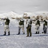 Reservisten der Karelia Brigade bei einer Schießübung