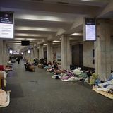 Die Pfeiler in der Metrostation bieten ein Minimum an Privatsphäre