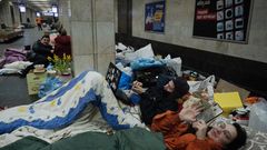So wie auch viele andere Menschen in Charkiw. Alle haben ihre Betten in der Metrostation aufgeschlagen