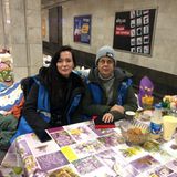 Fotografin Gaelle Girbes und stern-Autorin Bettina Sengling in einer Metro Station in Charkiw