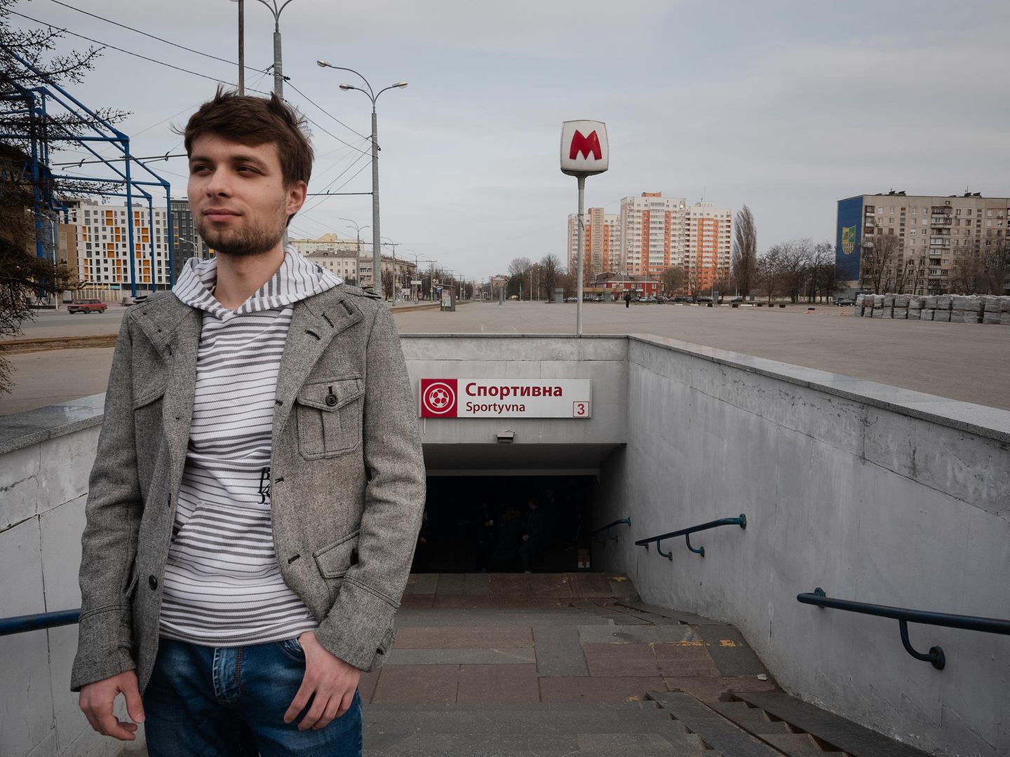 Student Denis lebt jetzt in der Metro, um vor Angriffen in Sicherheit zu sein