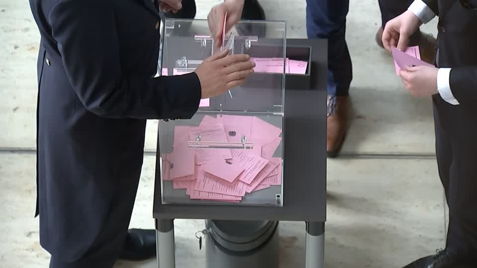 Video: Keine Impfpflicht: Freude bei der AfD, Enttäuschung bei der SPD