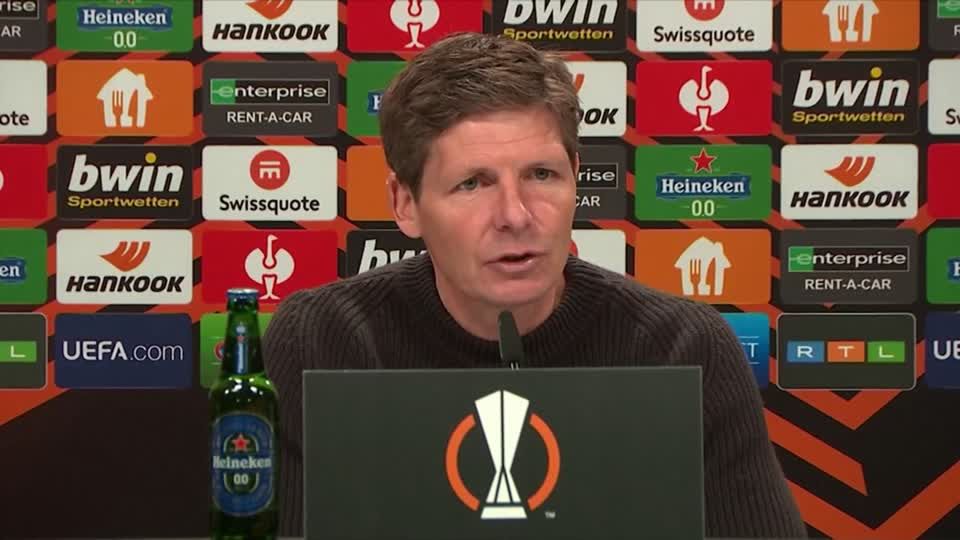 Video: Eintracht-Trainer nach 1:1 gegen Barcelona zufrieden Video: Eintracht-Trainer nach 1:1 gegen Barcelona zufrieden