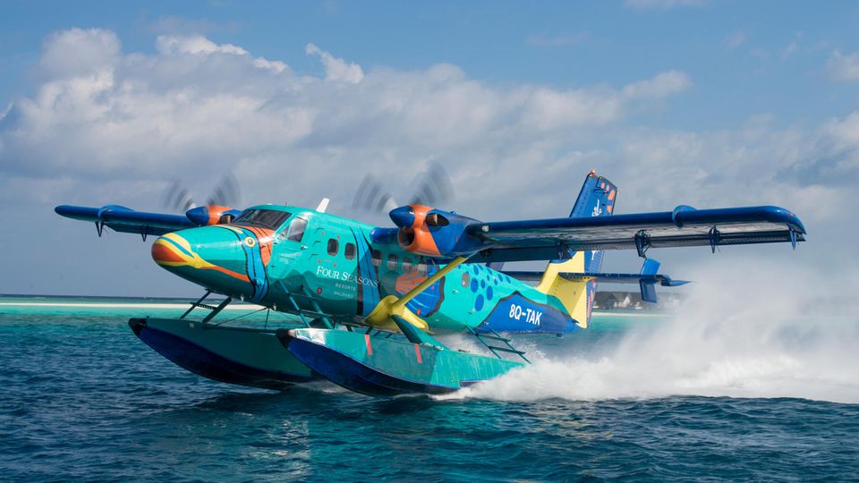 Trans Maldivian Airways (TMA) in Trigger-Fish-Sonderbemalung