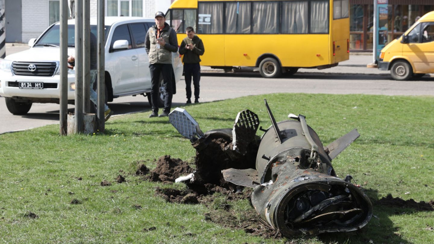 Kramatorsk, Ukraine: The remains of a rocket in front of the main building of the train station Kramatorsk, Ukraine: The remains of a rocket in front of the main building of the train station