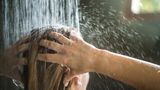 Haare waschen gegen Heuschnupfen