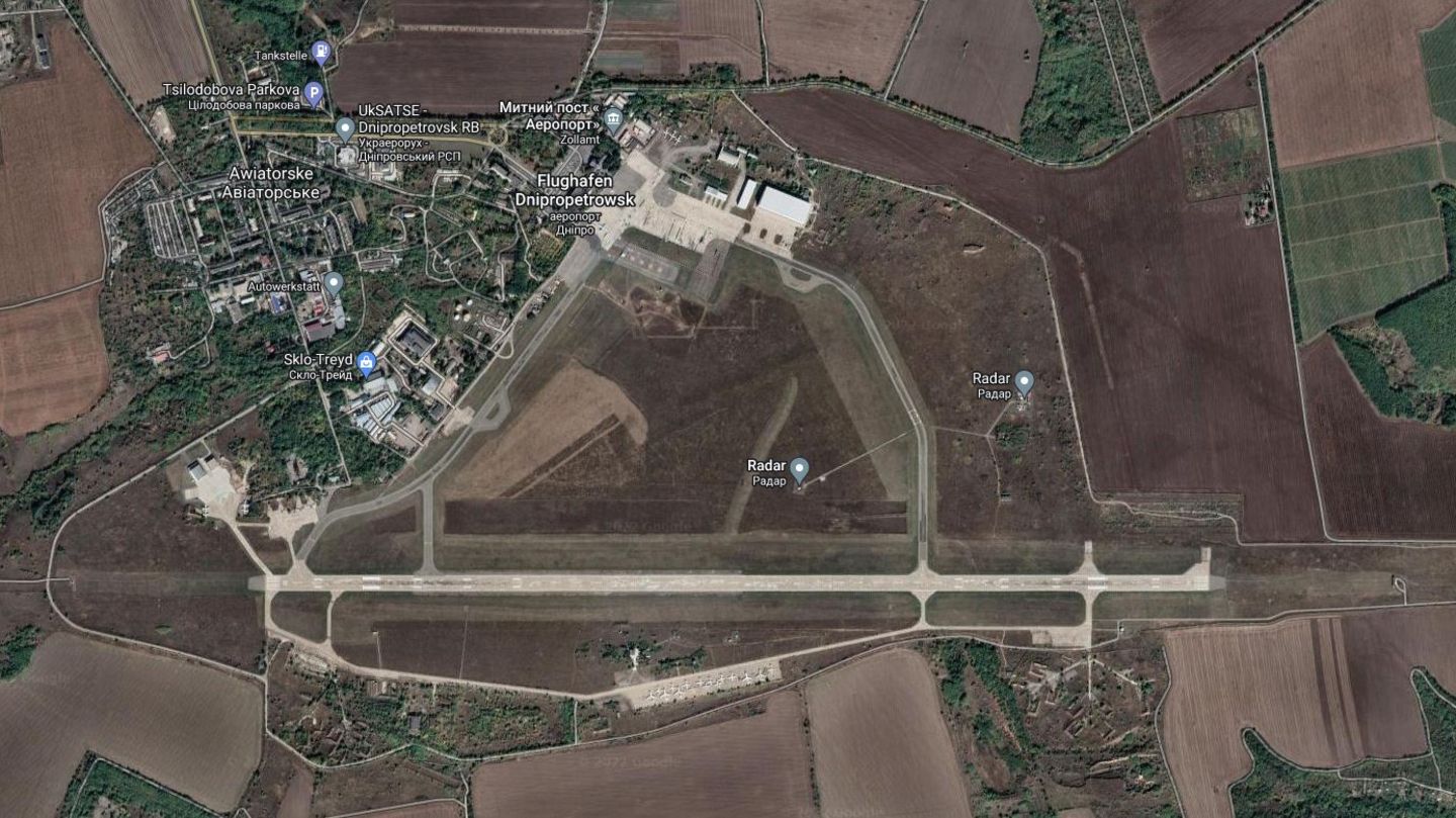 Ukraine war: Dnipro airport ‘completely destroyed’ by Russian shelling