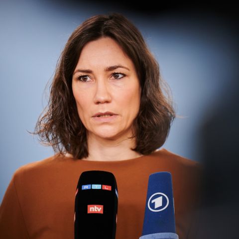 Anne Spiegel ( Bündnis 90/die Grünen) bei einem kurzfristig einberufenen Statement