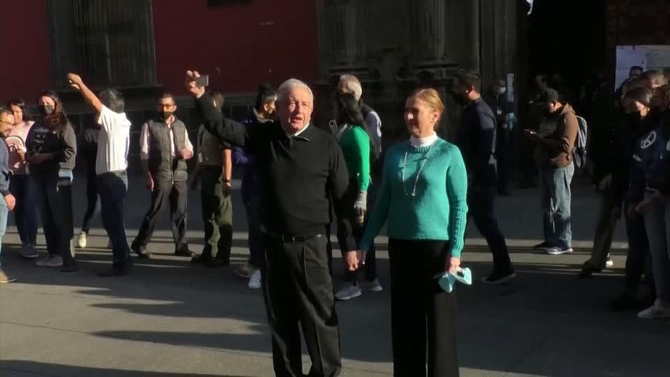 Video: Mexikaner stimmen für Präsident López Obrador