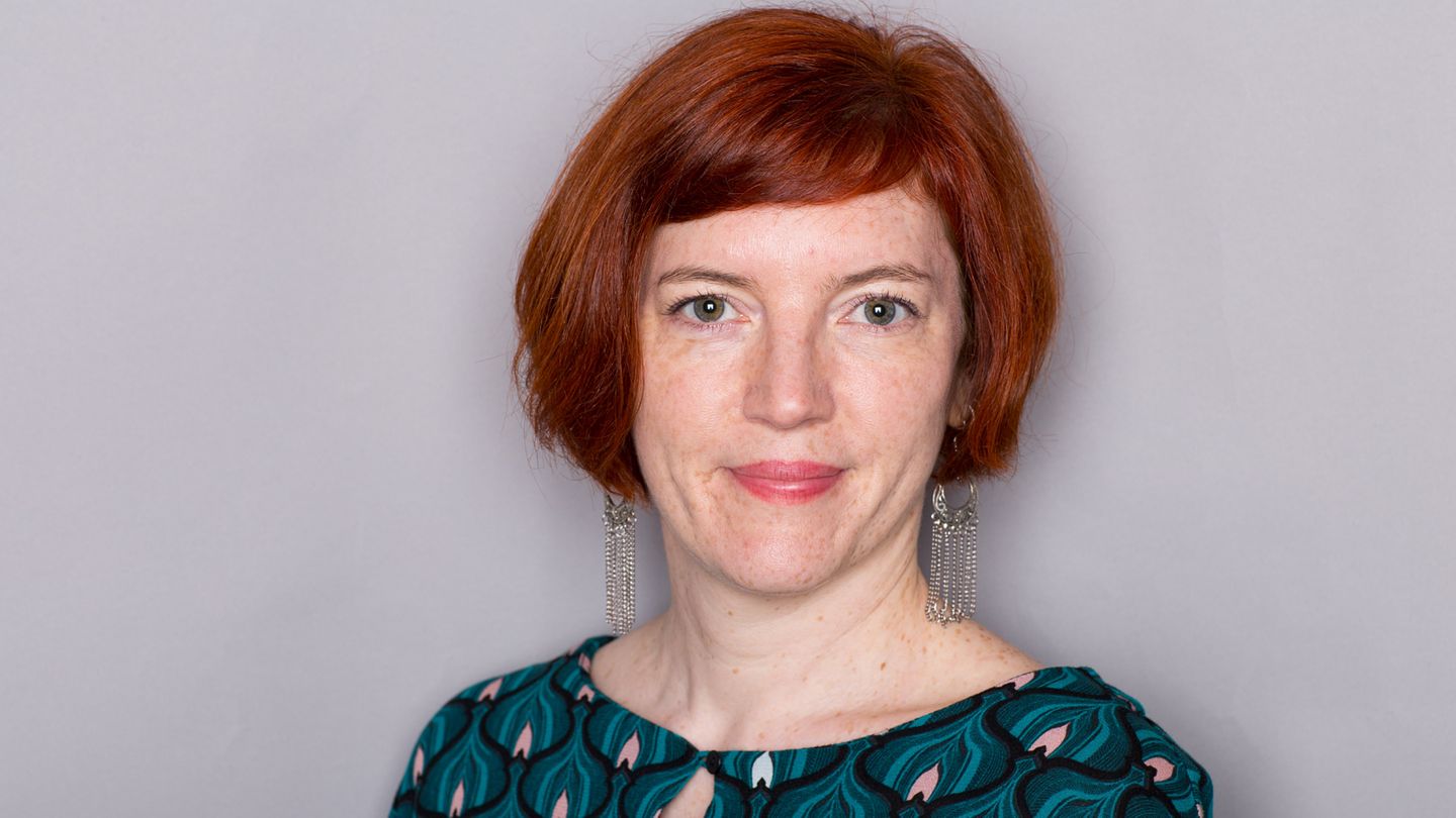 Tina Kaiser ist Autorin im Berliner Hauptstadtbüro und recherchiert seit Jahren zu Verschwörungsideologien und politischer Propaganda im Netz.
