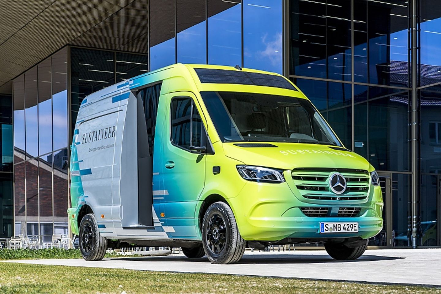 Mercedes Sustaineer Erprobungsträger