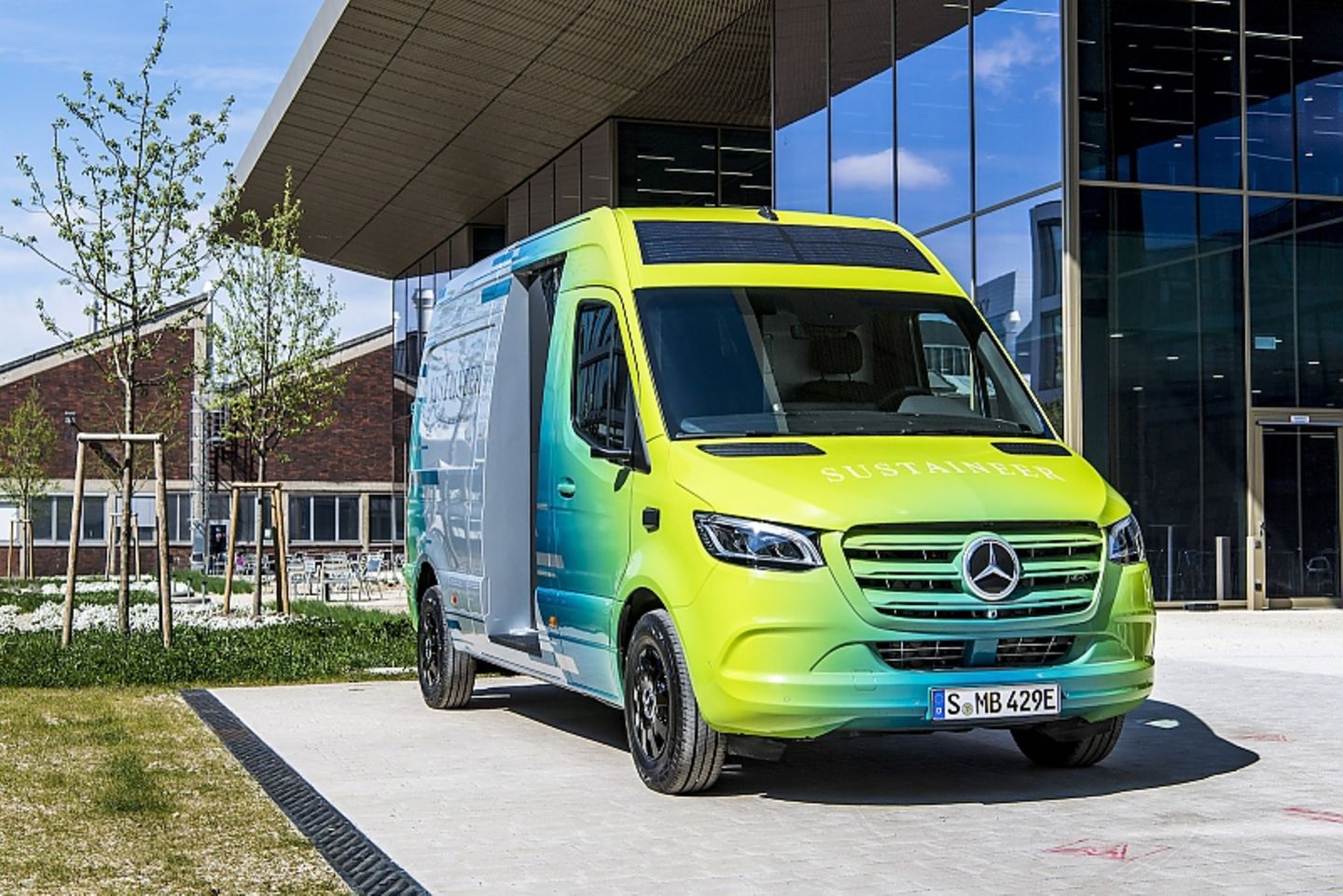 Mercedes Sustaineer Erprobungsträger