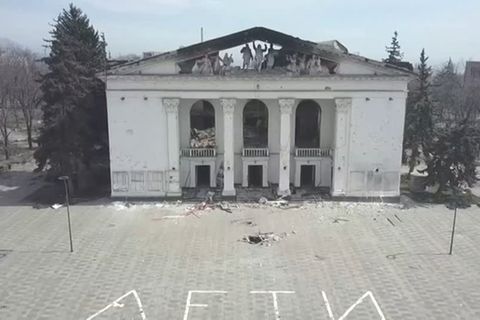 Ukraine-Krieg: Drohnenflug über Mariupol: Das Gesicht einer zerstörten Stadt