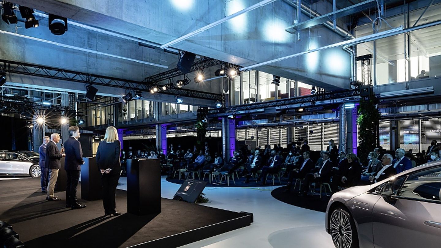 Eletronic Software Hub MB Sindelfingen