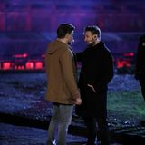 In der Bibel wird Jesus durch einen Kuss verraten. Und auch in der modernen Variante ist es Judas (Mark Keller, r.), der die Polizisten auf den Anführer der religiösen Gruppe hinweist.