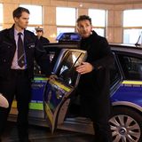 Ohne ihn gäbe es keine Passionsgeschichte: Erst dadurch, dass Judas (Mark Keller, r.) Jesus verrät, kann dieser zum Märtyrer werden. In der Bibel erhält er dafür 30 Silberlinge. In der modernisierten Variante meldet er den Verdächtigen bei der Polizei.