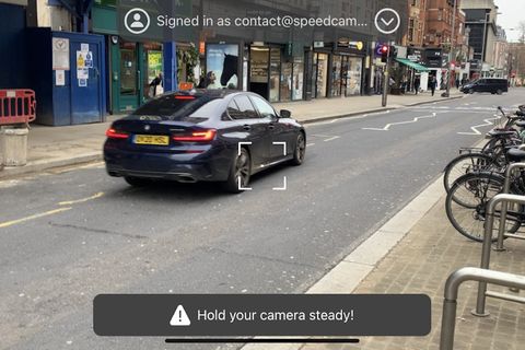 Screenshot der App von einem vorbeifahrenden Auto
