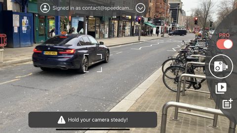 Screenshot der App von einem vorbeifahrenden Auto