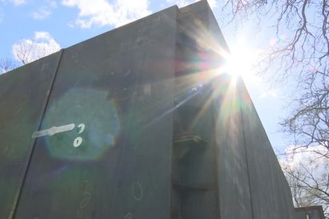 Krieg in der Ukraine: Trotz Preisen ab 200.000 Euro aufwärts: Panzerstahl-Garagen als Schutzraum gefragt wie nie