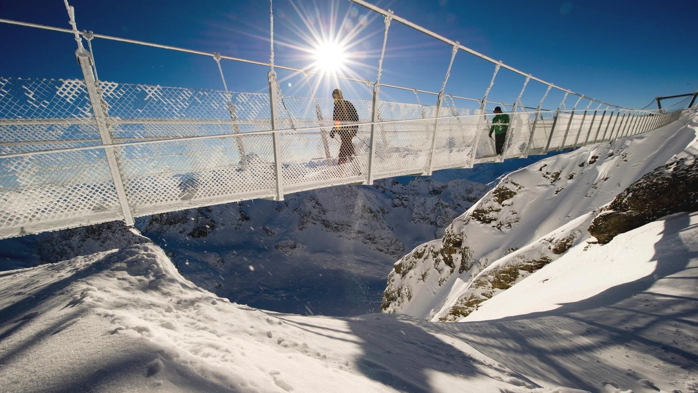 Titlis Cliff Walk