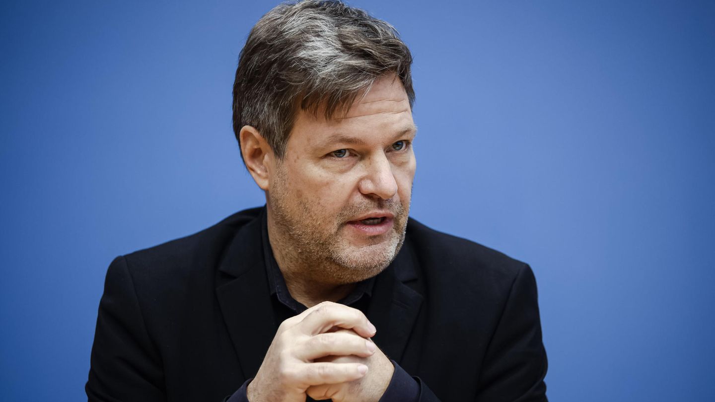 Robert Habeck auf einer Bundespressekonferenz. Schon 2016 sprach er klare Worte in Richtung Russland.