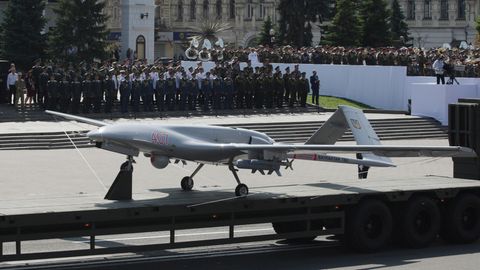 Eine TB2 auf der Unanhängigkeitsparade in Kiew im Jahr 2021.