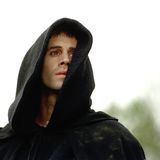 Auch dieser Film gehört zu einem runden Osterwochenende. Zumindest für den protestantischen Teil der Bevölkerung: "Luther" erzählt die auch heute noch unglaubliche Geschichte des Augustinermönchs Martin Luther (Joseph Fiennes), der quasi im Alleingang die Allmacht der katholischen Kirche bricht und zum Begründer des Protestantismus wird.  3Sat zeigt "Luther" an Karfreitag ab 22.25 Uhr