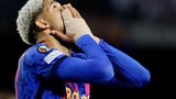 Da half auch kein Stoßgebet von Ronald Araujo. Obwohl der FC in der Schlussphase noch einmal Druck machte und sich nach einem 0:3-Rückstand ein 2:3 erkämpfte, reichte die Leistung am Ende nicht. Nach dem 1:1 im Hinspiel ist Barcelona draußen.