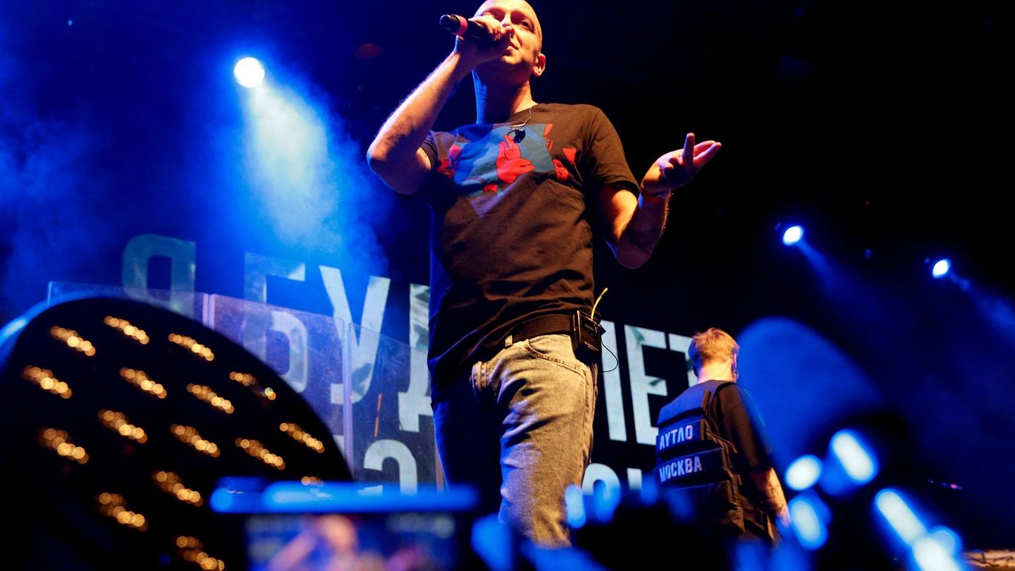 Rapper Oxxxymiron