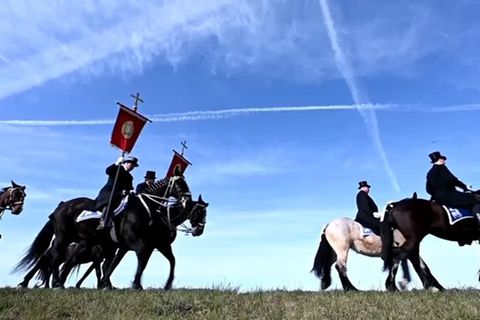 Video: Tradition im Osten Deutschlands: Sorbische Osterreiter