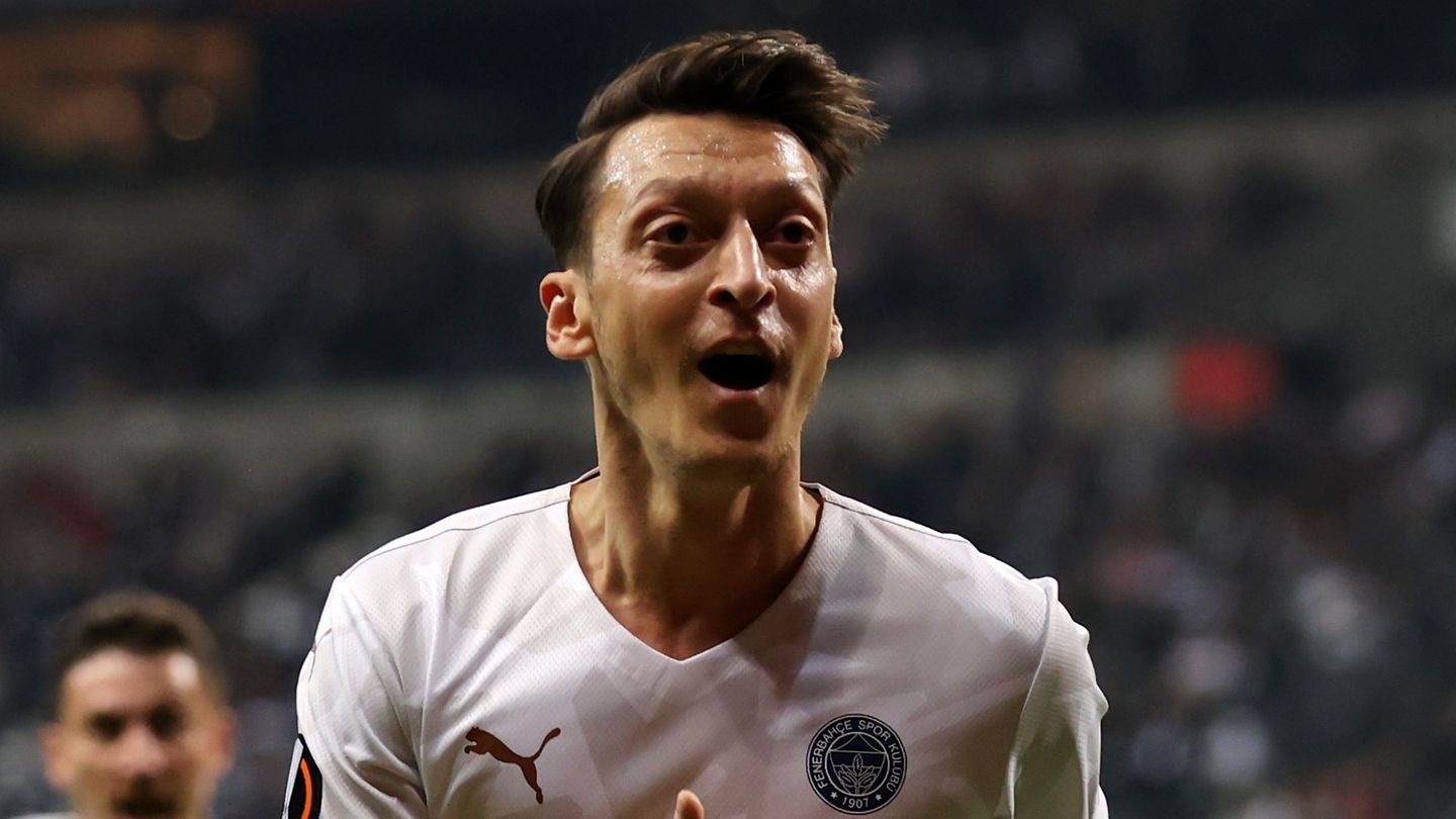 Mesut Özil – Confidant tells TV: “Los Angeles is interested”