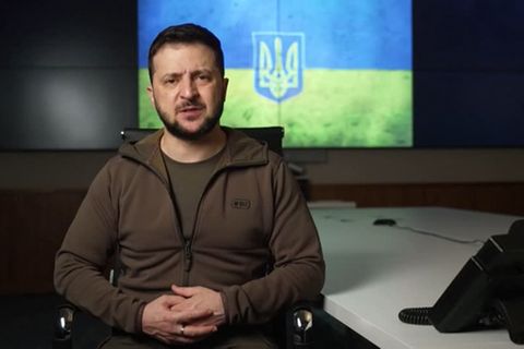 Krieg: Selenskyj: Russische Armee setzt in der Ukraine fast jeden ein, der kämpfen kann