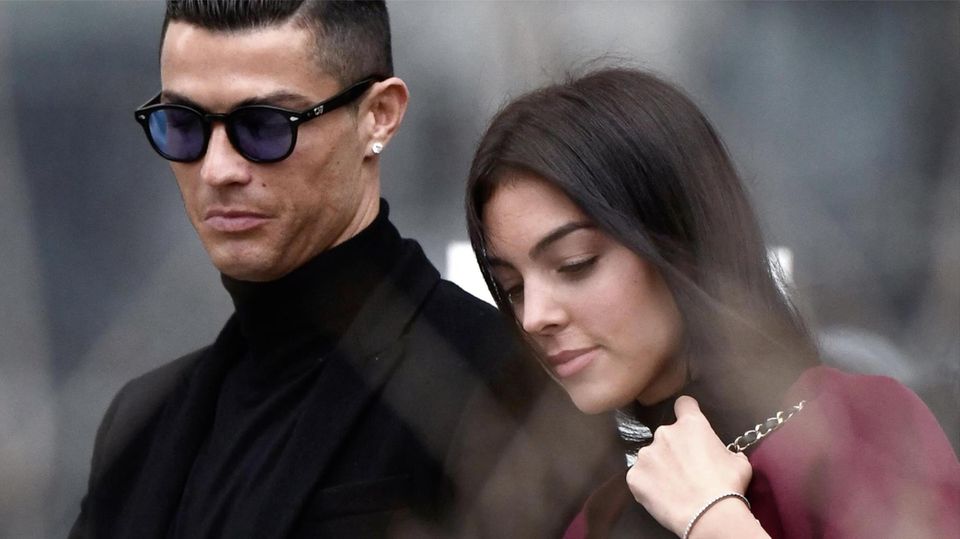 Rührende Szene: Liverpool-Stadion singt für Ronaldos verstorbenen Sohn