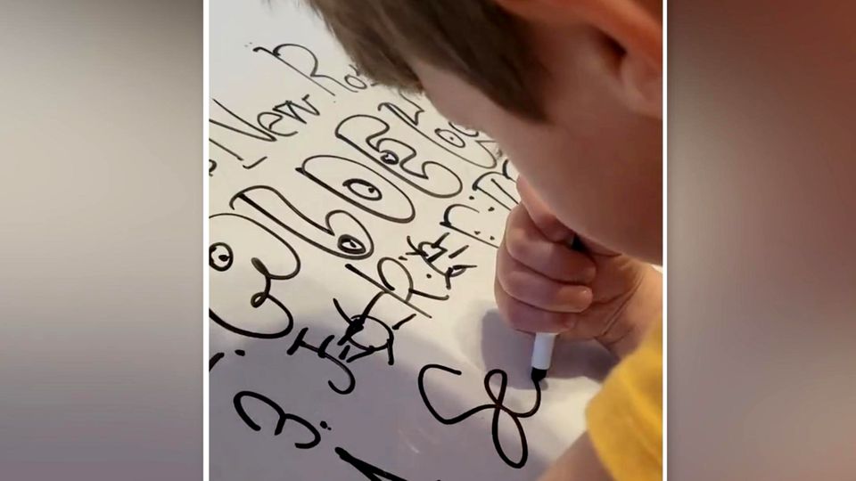 TikTok-Video: 5-Jähriger zeichnet Computerschriften perfekt nach