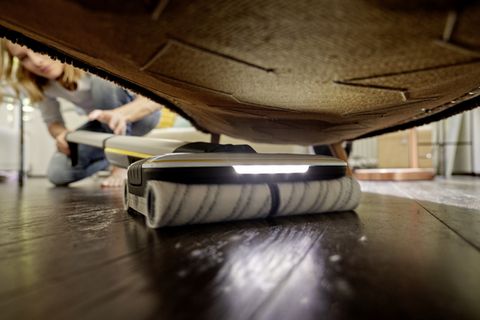 Der Kärcher gehört zu den Testsiegern und ist deutlich billiger als den ebenfalls gute Gerät von Vorwerk.