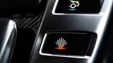 Über einen Knopf am Lenkrad lassen sich im Mercedes AMG GT 63 S E Performance die Fahrprogramme einstellen