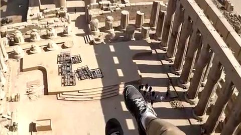 Karnak-Tempel: Atemberaubende Aufnahmen von Paragleiter aus der Luft