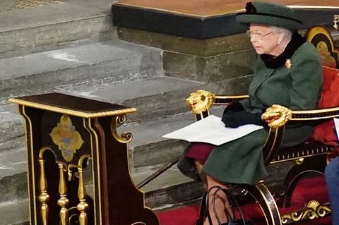 Die Queen beim Gedenkgottesdienst für ihren verstorbenen Ehemann Philipp im März 2022