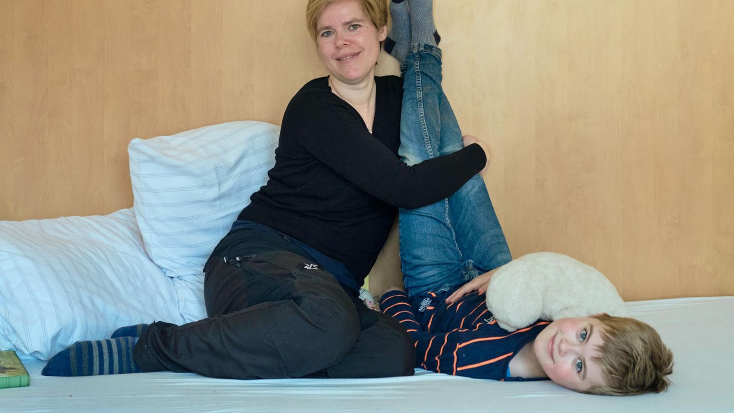 Mother-child cure: The tide drained their batteries.  Rehab should help
