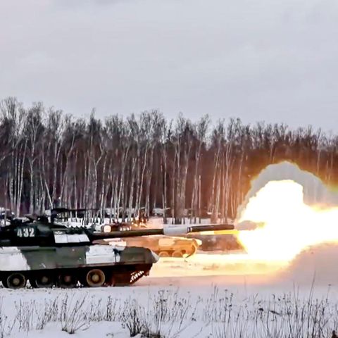 Aus Slowenien könnte die Ukraine mit T-72-Panzern russischer Bauart (hier ein Archivbild) unterstützt werden. Deutschland könnte Slowenien dafür mit Panzern vom Typ Leopard-2, Marder oder Puma entschädigen.